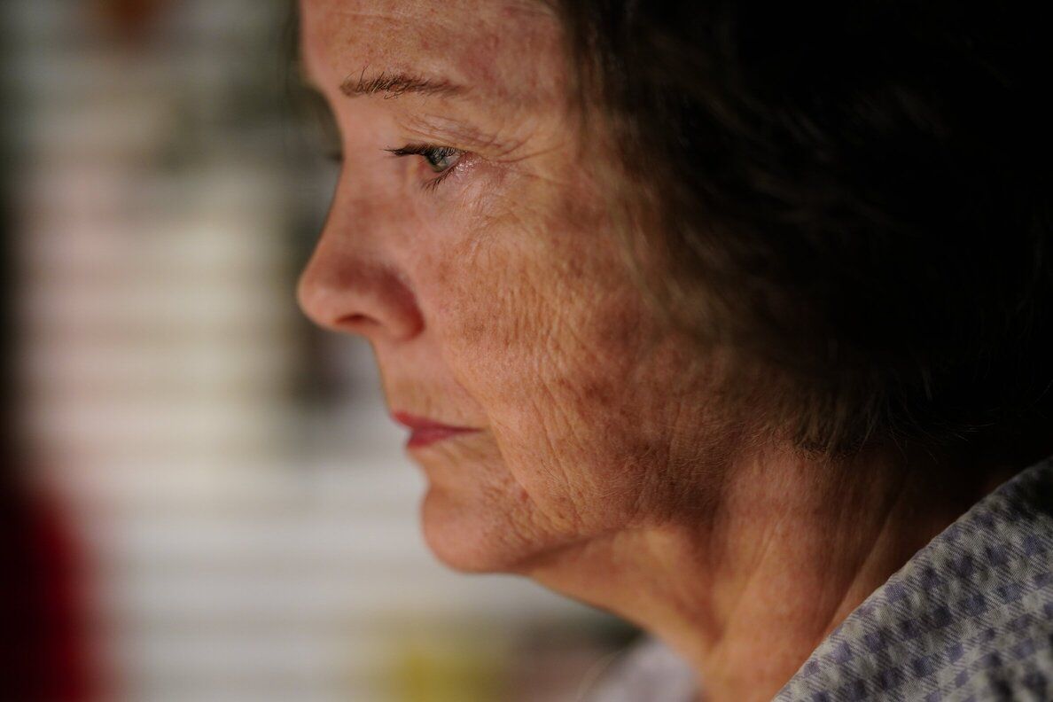 Ellen McLain as Thelma Cates in 'Night, Mother