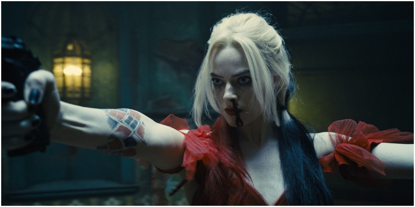 Harley Quinn the suicide squad holding two guns