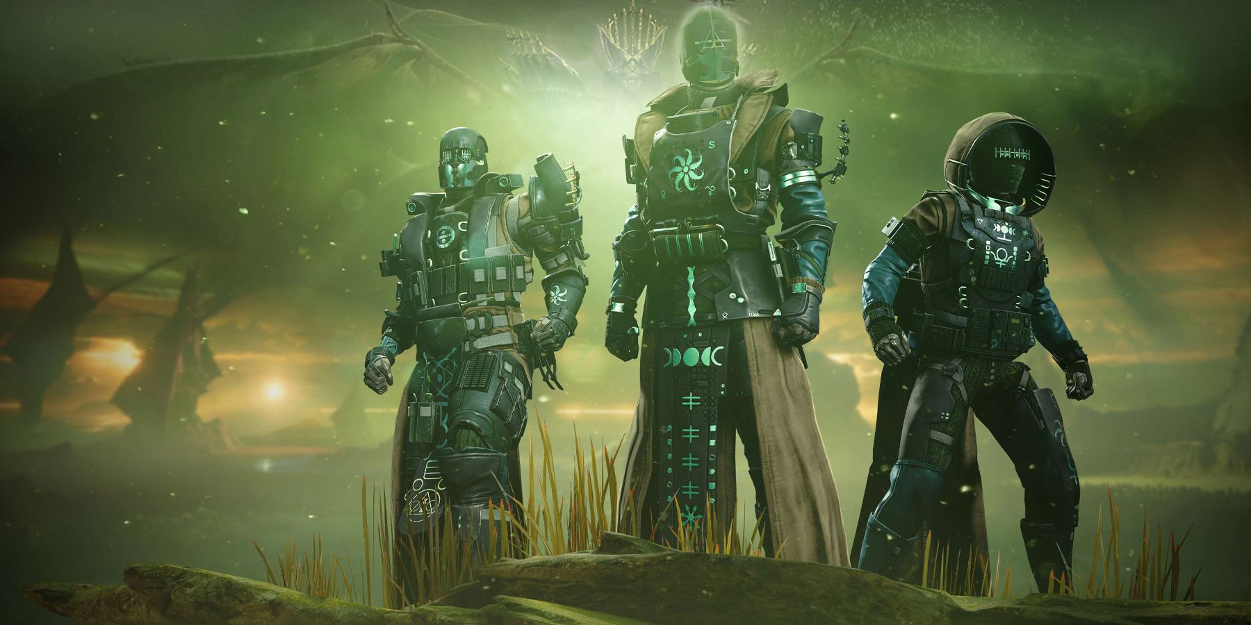 Три Стража: Титан (слева), Чернокнижник (в центре) и Охотник (справа) стоят в траве Саватуна.