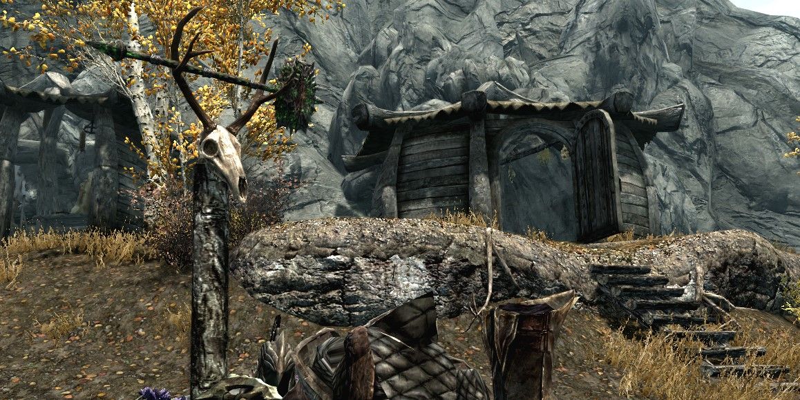 the Volendrung warhammer on its altar in Skyrim