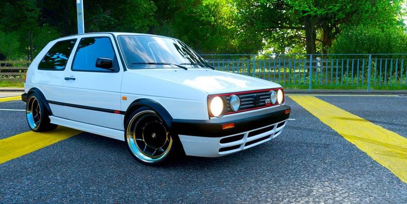 Forza Horizon 4 Volkswagen Golf Gti 16v MK2 corner view on striped woodland road