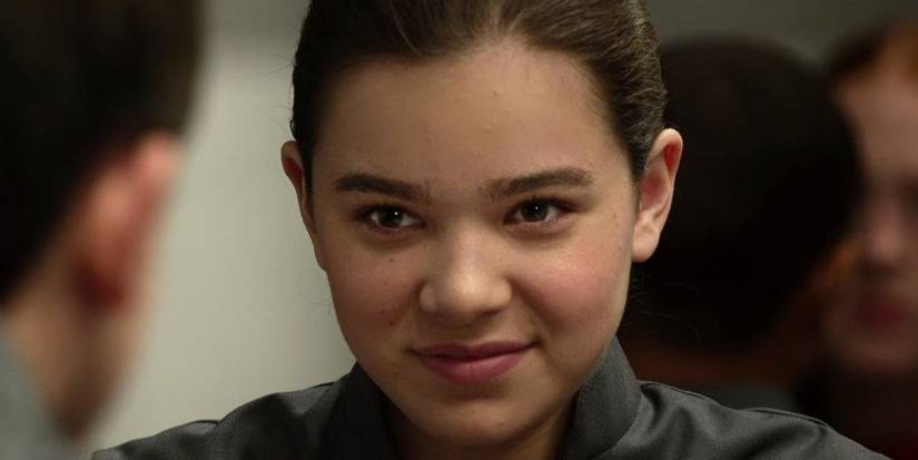 Hailee Steinfeld smiles as Asa Butterfield in Ender's Game