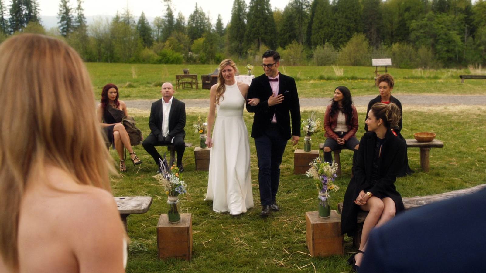 Legends of Tomorrow 15 Ava Sara wedding