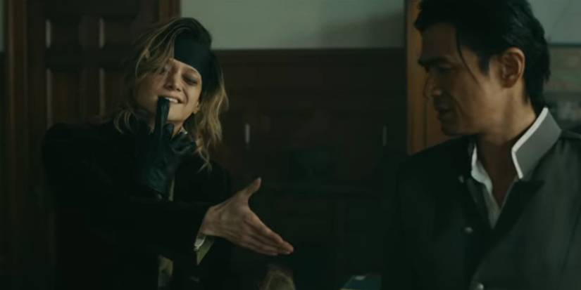 Rurouni Kenshin Cho Sawagejo offers Hajime Saito a casual handshake