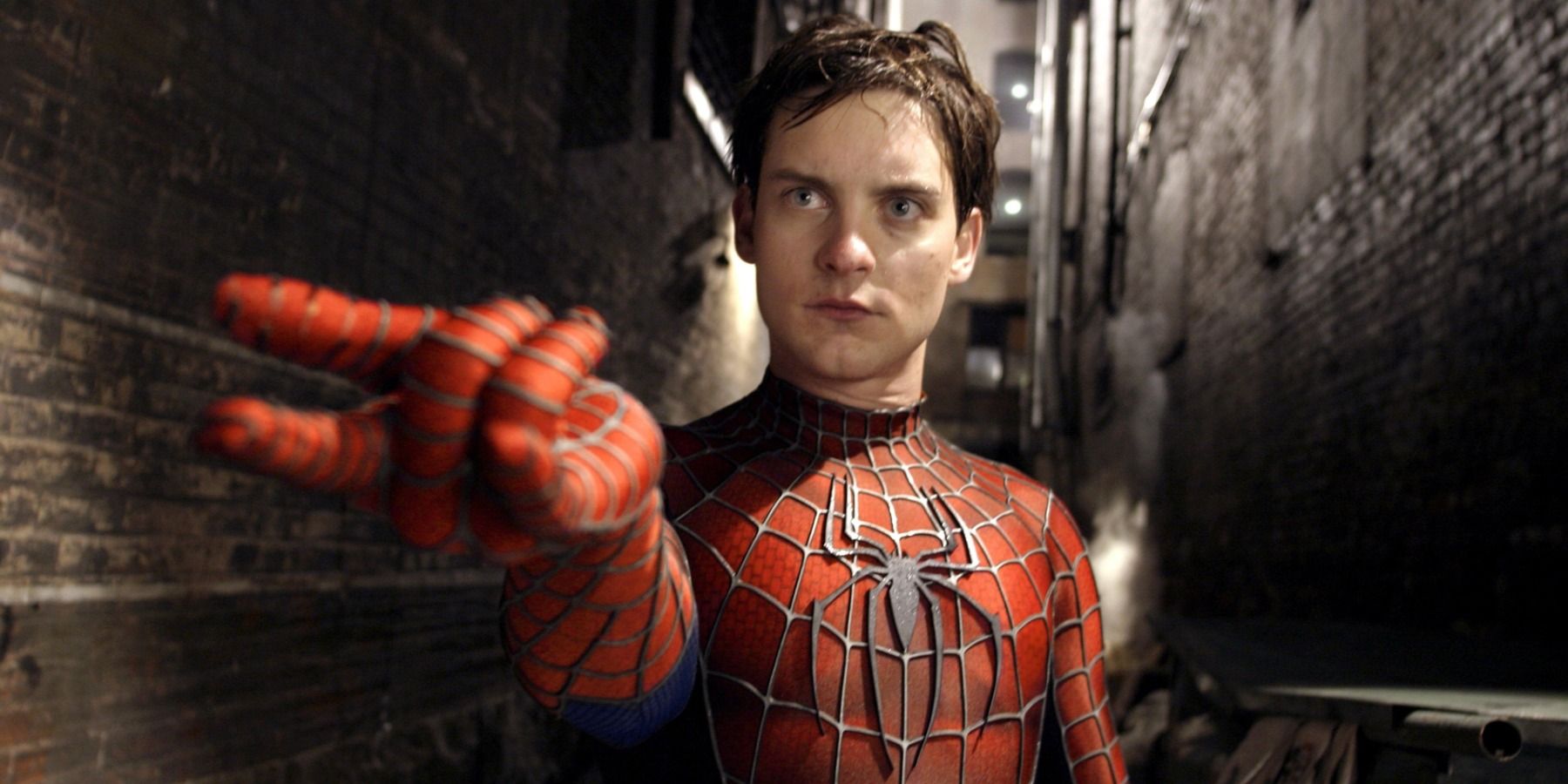 Tobey Maguire shooting web Spider-Man