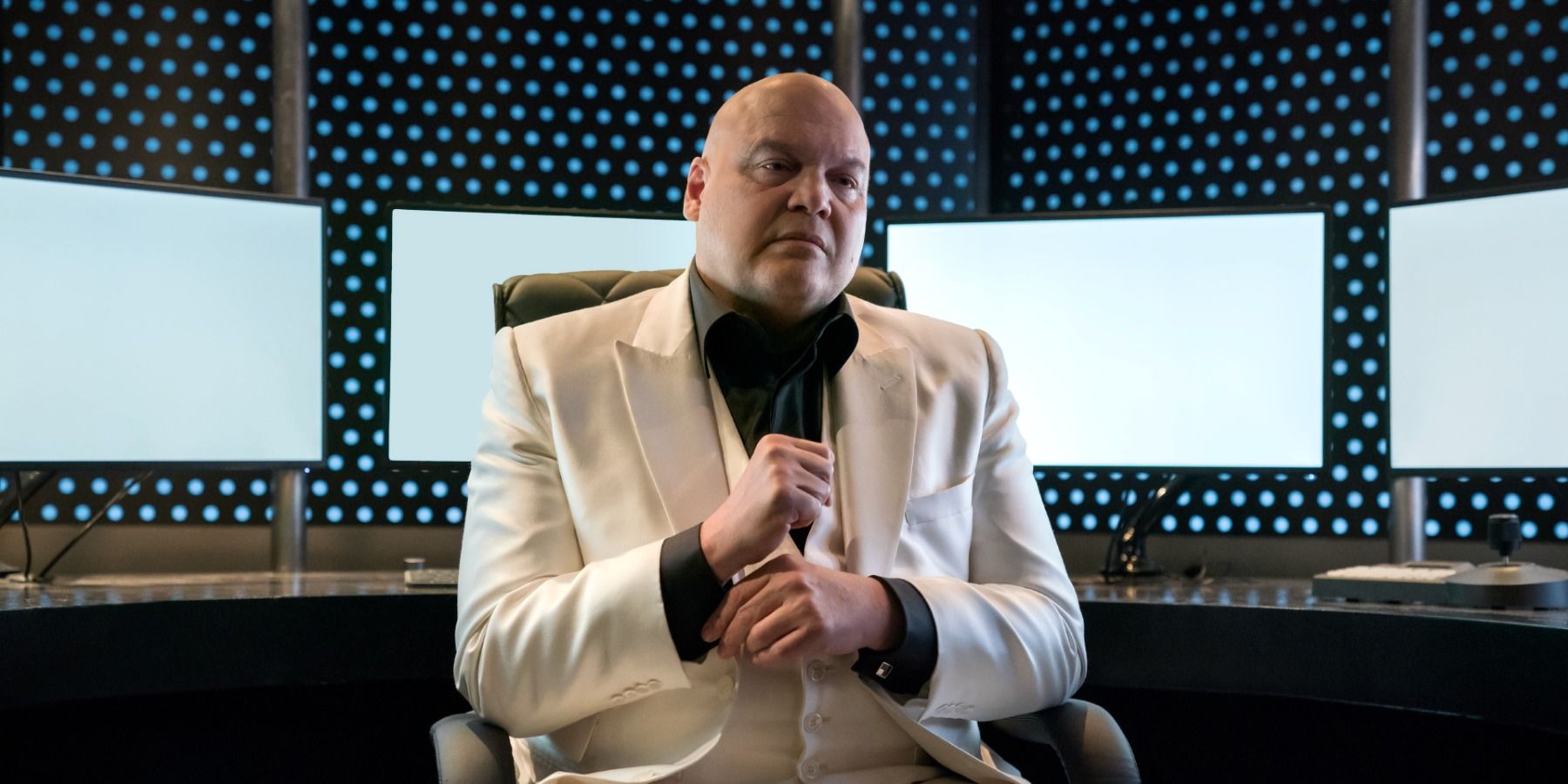 Vincent D’Onofrio Kingpin white suit Hawkeye