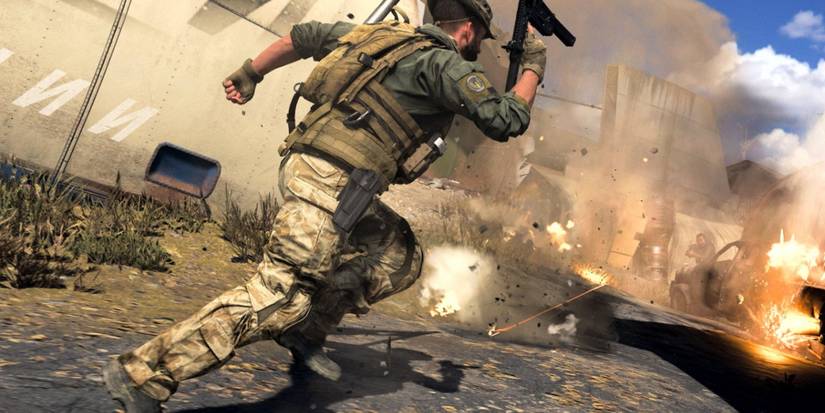 an operator running in Call Of Duty Warzone