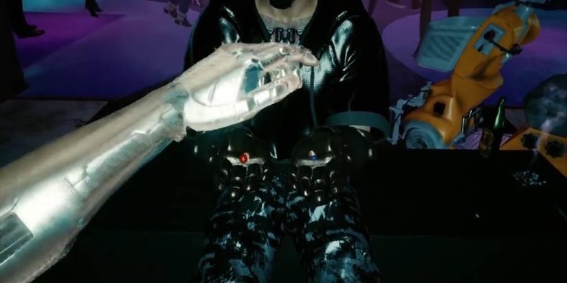 choosing between the red and blue pills in Cyberpunk 2077