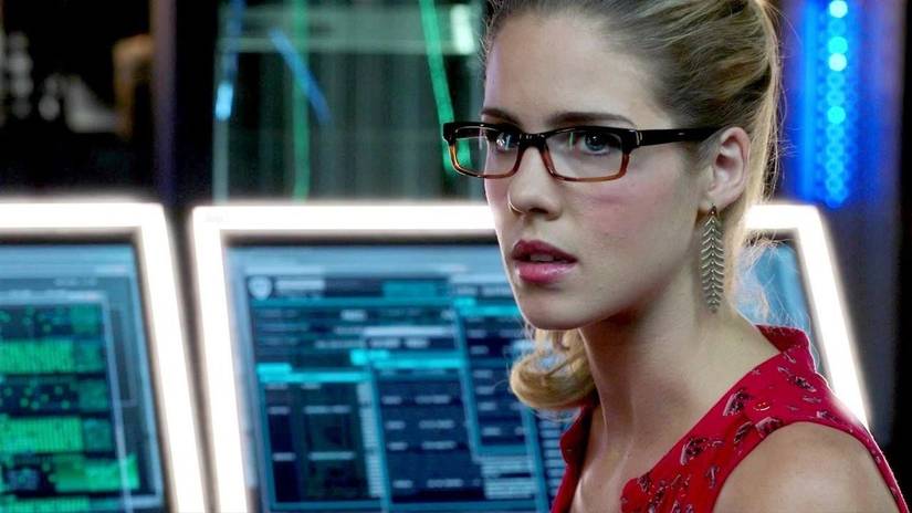 felicity-smoak-1