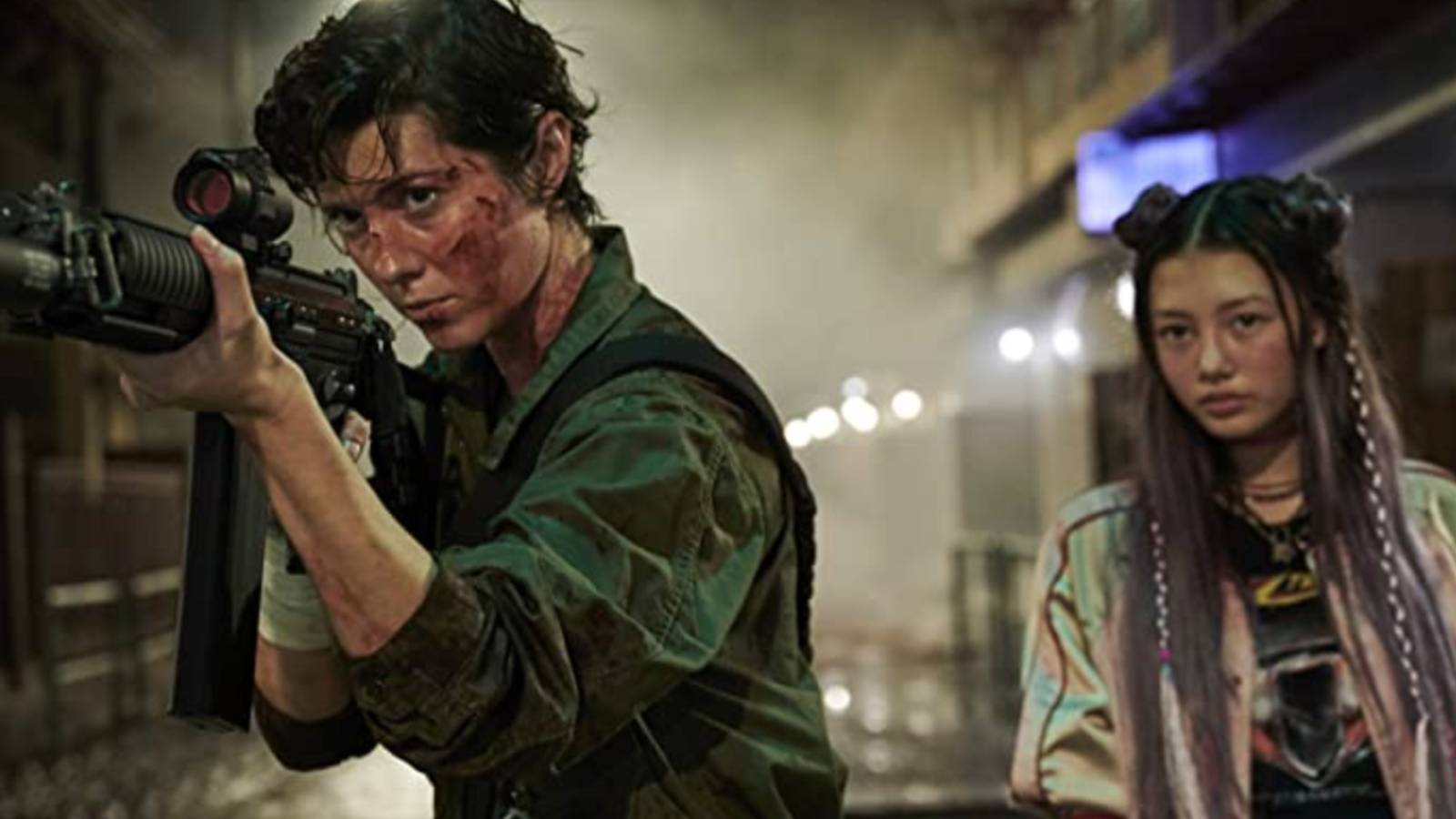 Kate (Mary Elizabeth Winstead) and Ani (Miku Martineau) in Netflix's Kate 