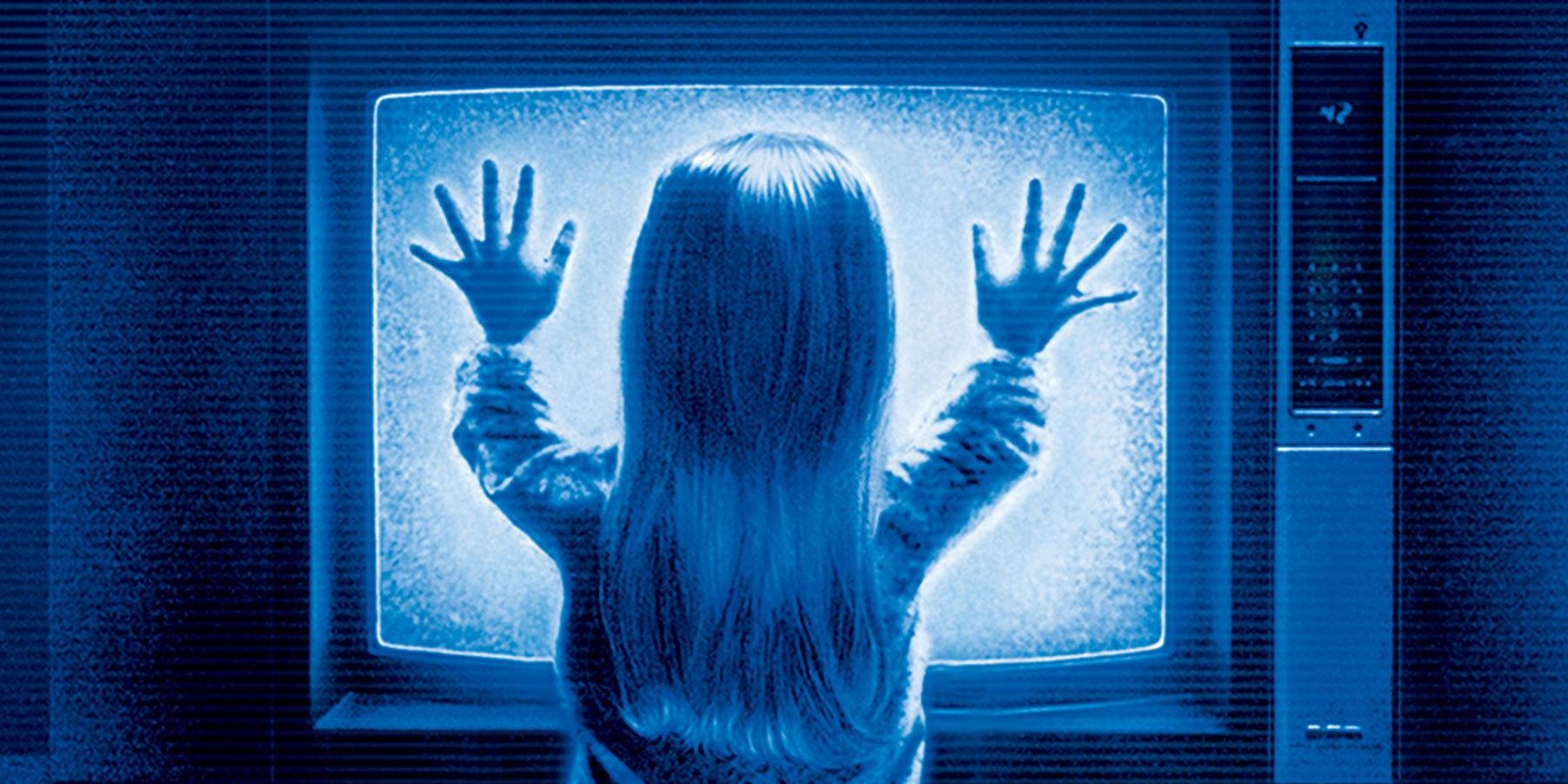 poltergeist 1982 girl touching tv