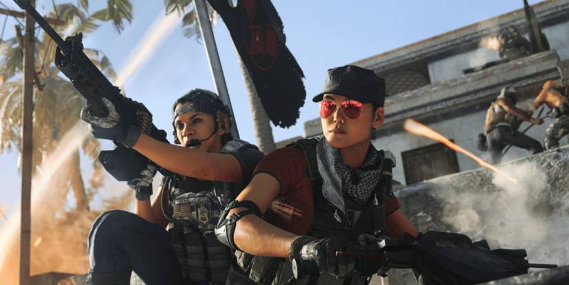 two operators working together in Call Of Duty Warzone