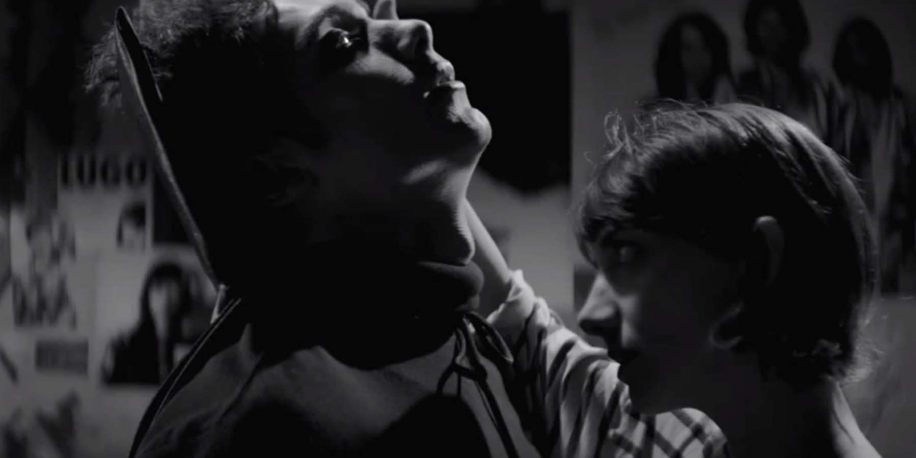 A Girl Walks Home Alone at Night (2014) attack