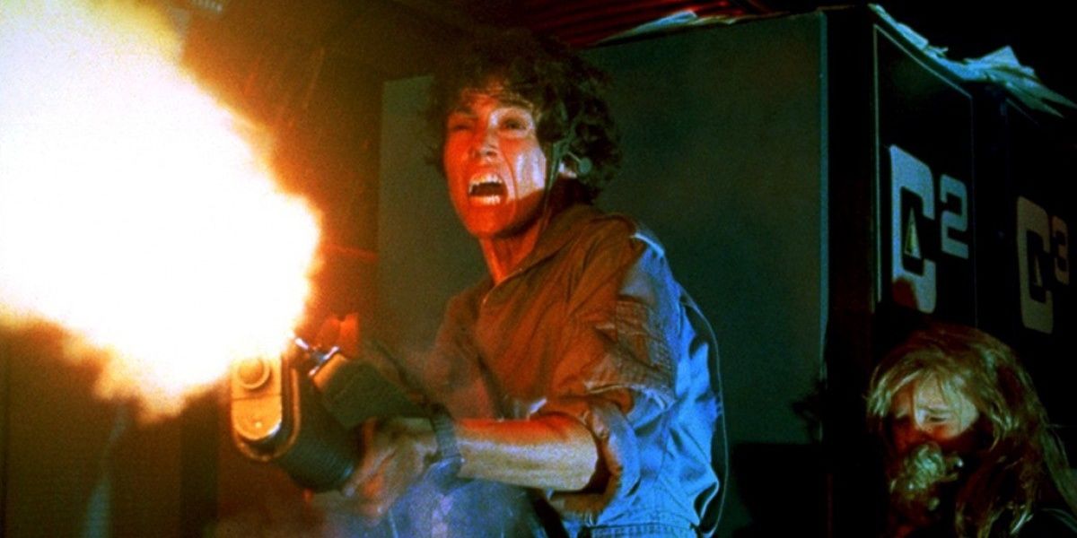 Amanda Ripley using the flamethrower in Aliens