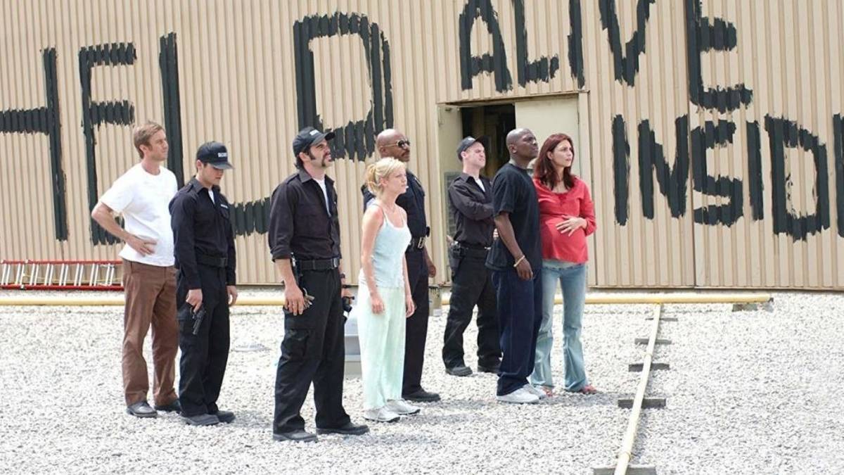 Image of the ensemble cast featured in Dawn of the Dead