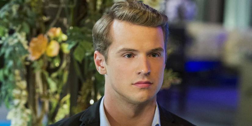 Freddie Stroma in UnREAL