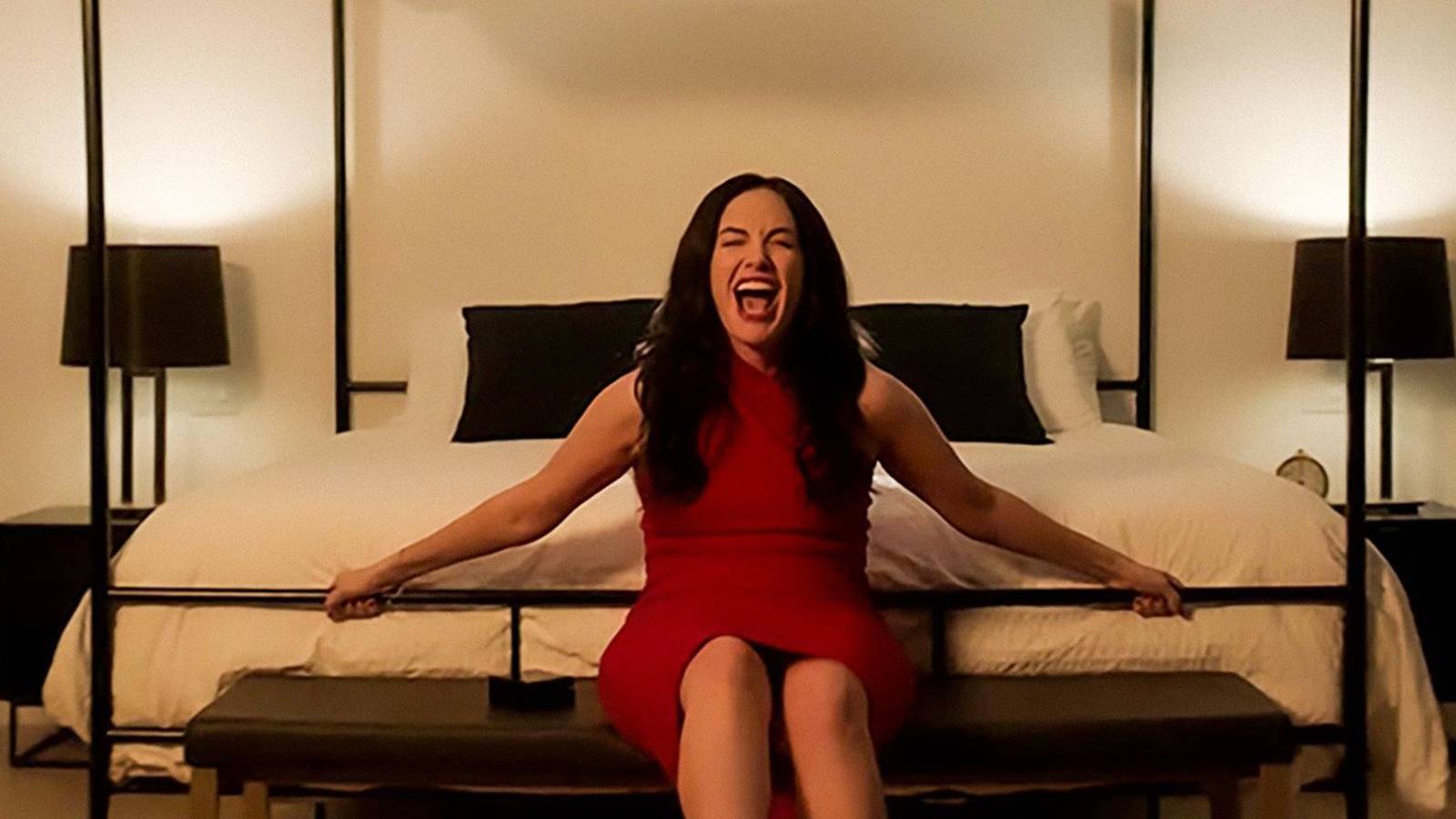 Hypnotic Kate Siegel Midnight Mass Netflix