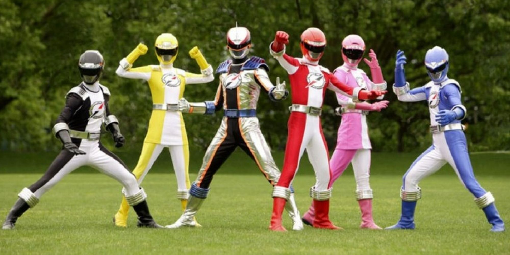 The Rangers posing in Power Rangers: Operation Overdrive