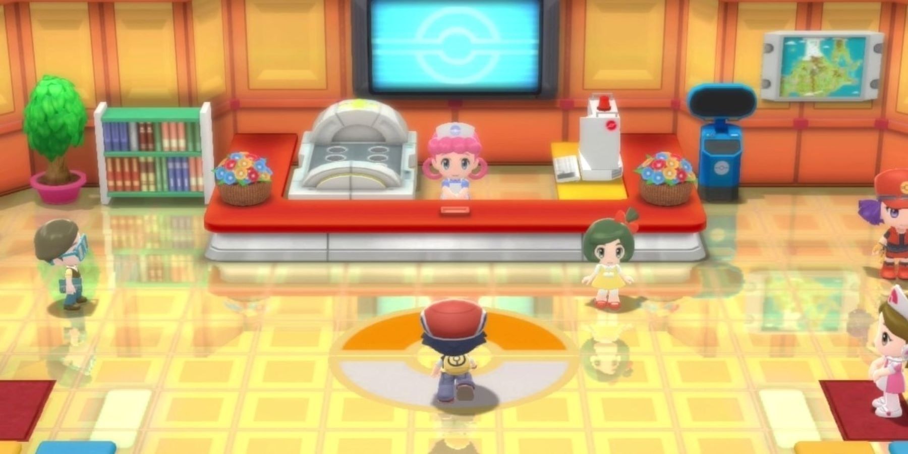 Игрок приближается к медсестре Джой в центре покемонов из Pokemon Brilliant Diamond и Shining Pearl.