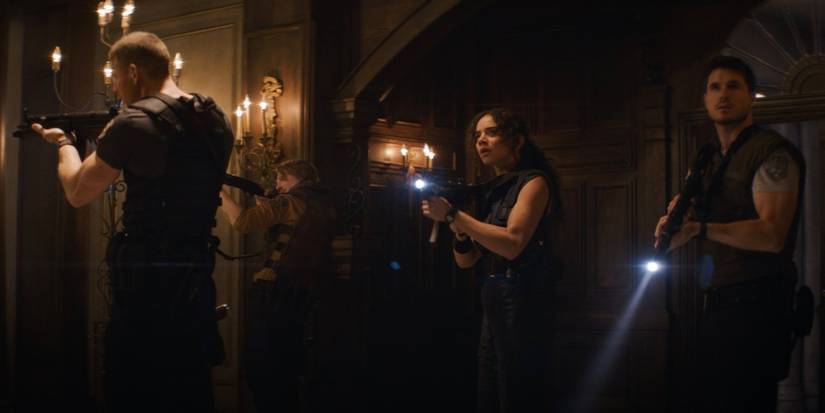 RE Movie Alpha Team Enters Mansion 