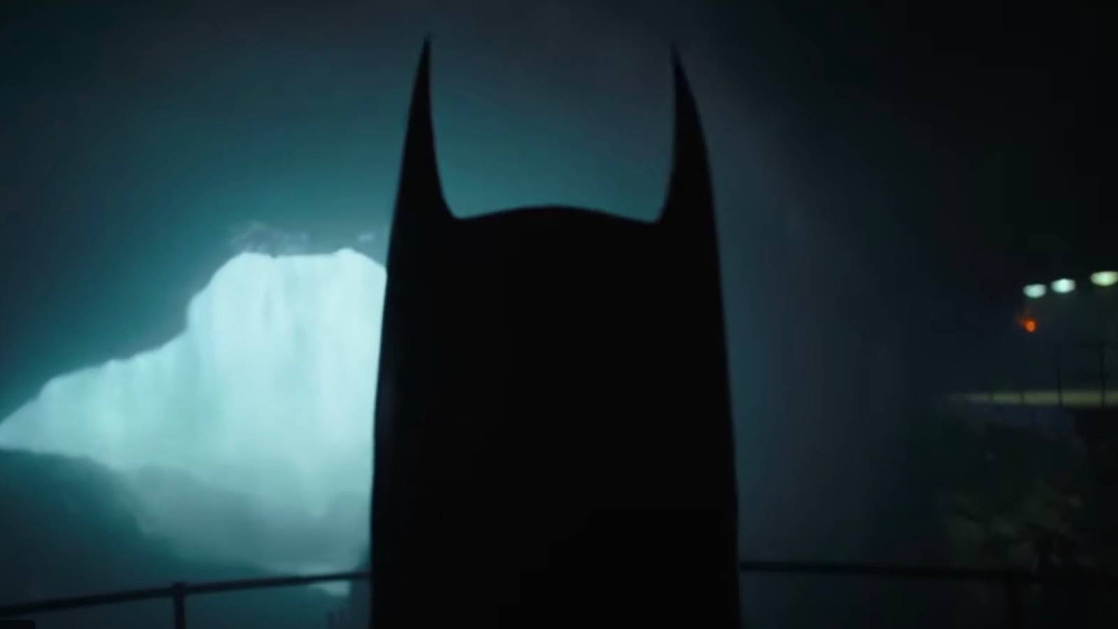 keaton batman in the flash teaser