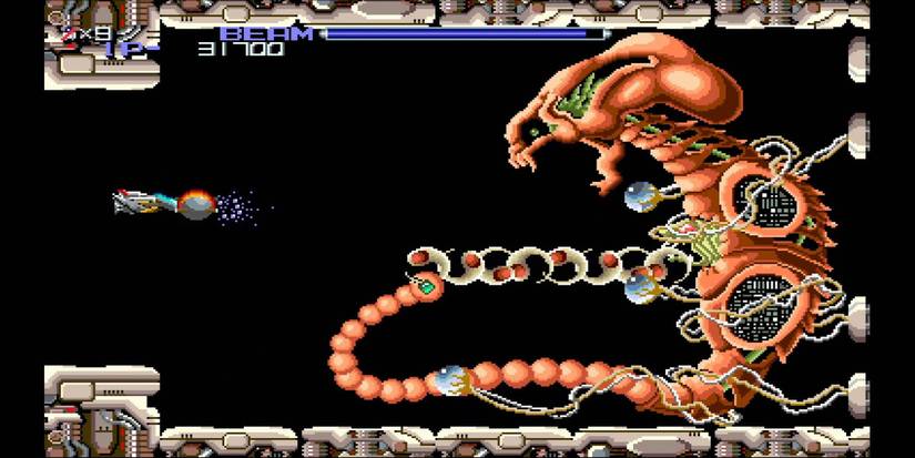 spaceship firing at an alien in R Type