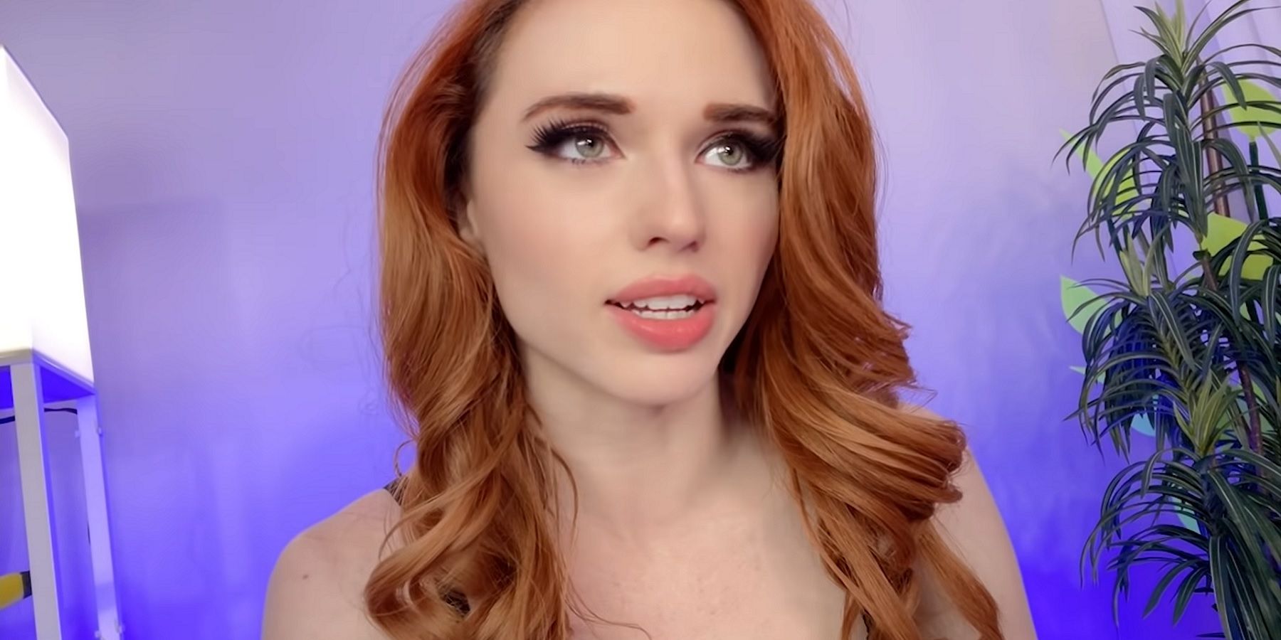 Sub count amouranth Amouranth earns