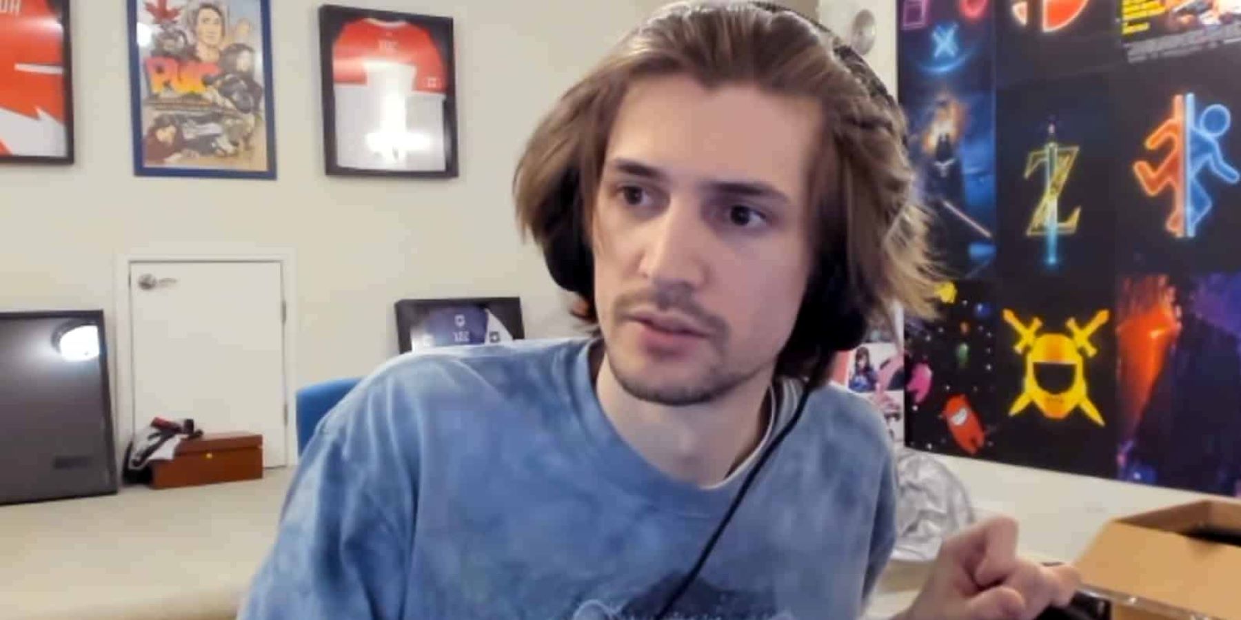 xQc sitting in front of his computer during a Twitch stream
