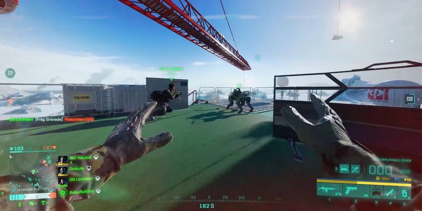 Battlefield 2042 - Player puts up fences for defence