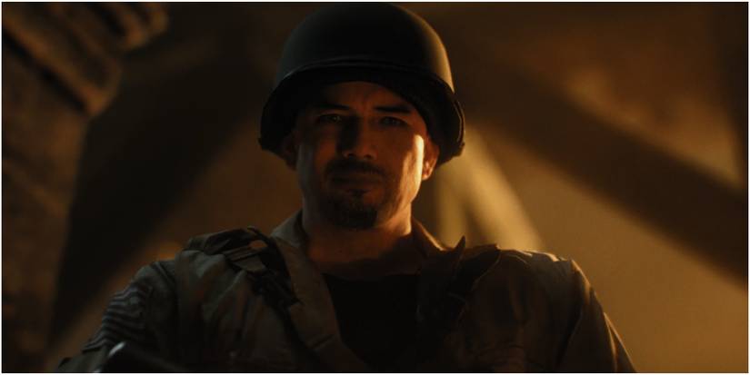 Call Of Duty Vanguard Daniel Nodding To A Fellow Soldier