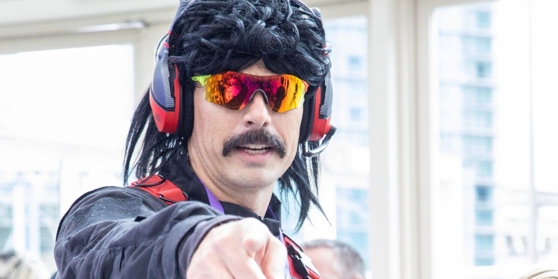 Dr Disrespect Says Only 'Cockroaches' and 'Unemployed Idiots' Are Still Playing Call of Duty Warzone