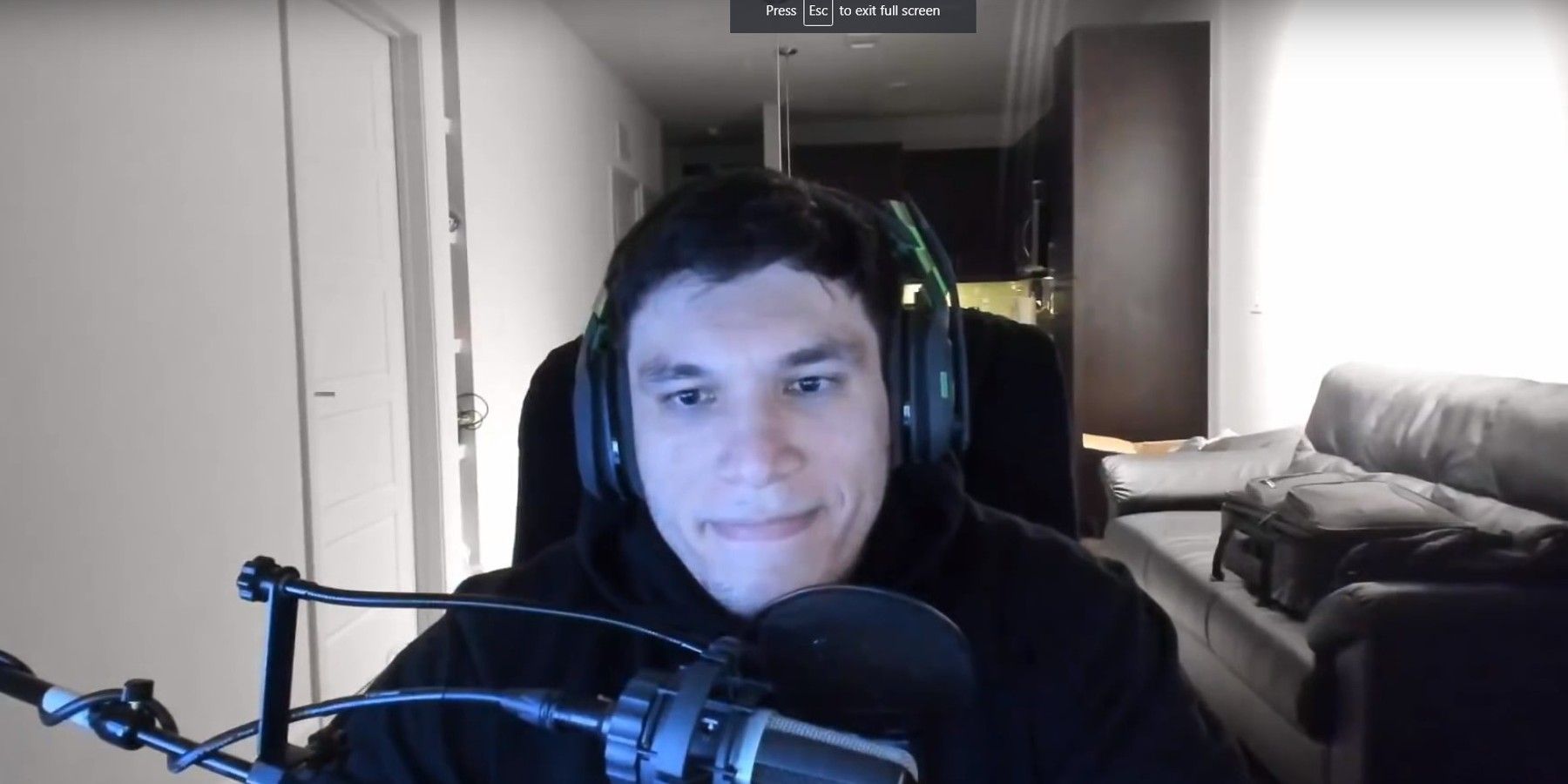 Trainwrecks Criticizes Ea After Being Banned From Nickmercs Apex Legends Tournament