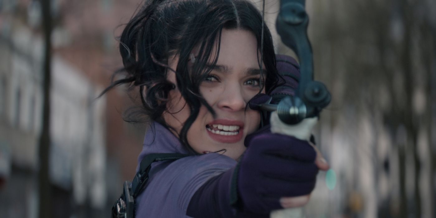 Image of Kate Bishop holding a bow in Hawkeye