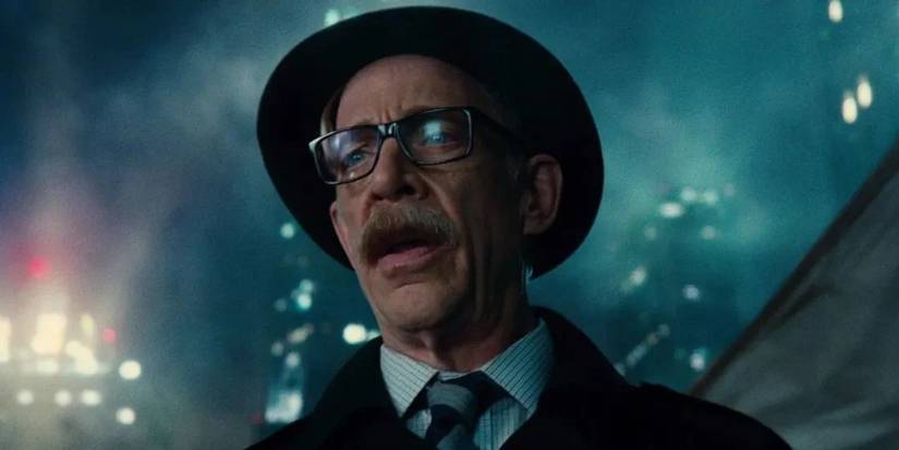 JK Simmons commissioner gordon Batgirl Role