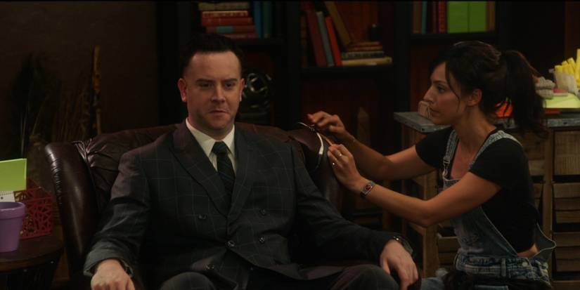 Legends of Tomorrow 705 robot Hoover