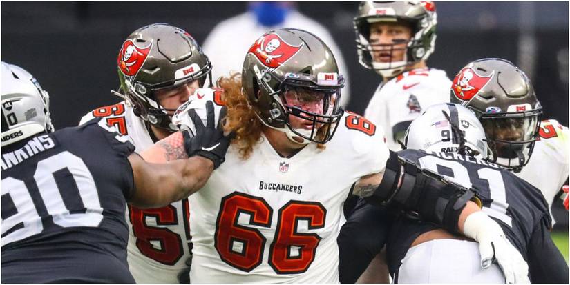 Madden NFL 22 Ryan Jensen Blocking Two Players At Once