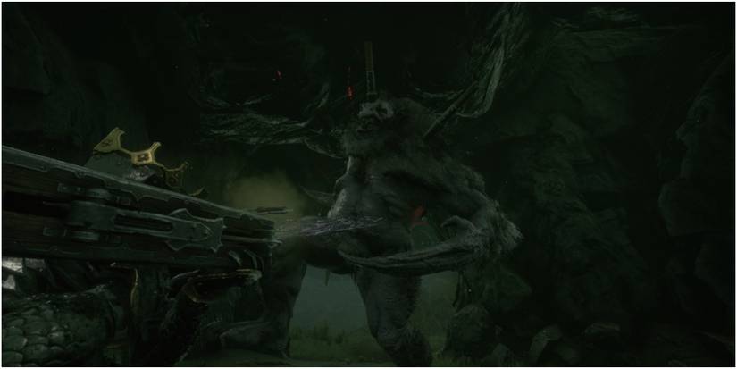 Mortal Shell using the Ballistazooka on a boss