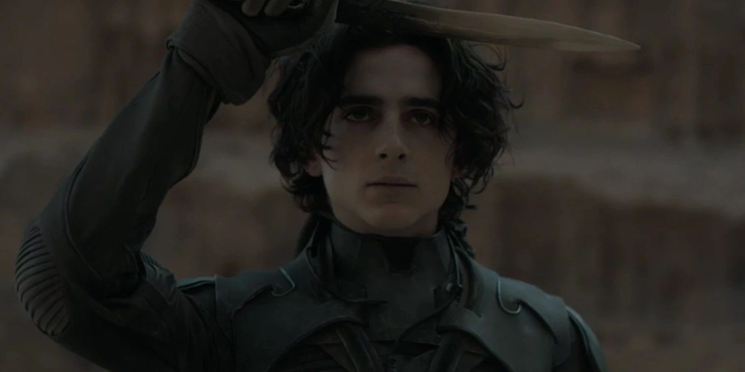 Paul Atreides with a blade in Dune