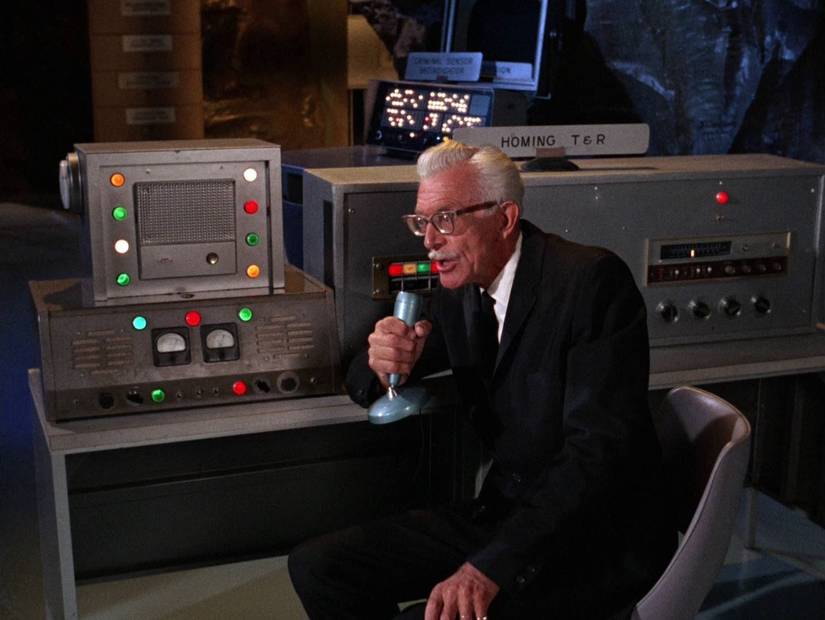 alan napier as alfred