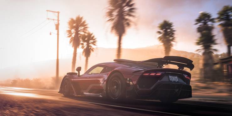 https://static0.gamerantimages.com/wordpress/wp-content/uploads/2021/11/forza-horizon-5-driving-desert-road.jpg?q=50&fit=crop&w=740&dpr=1.5