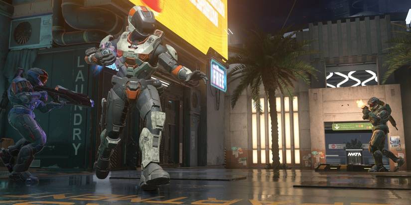 halo infinite player running away from enemy player Cropped