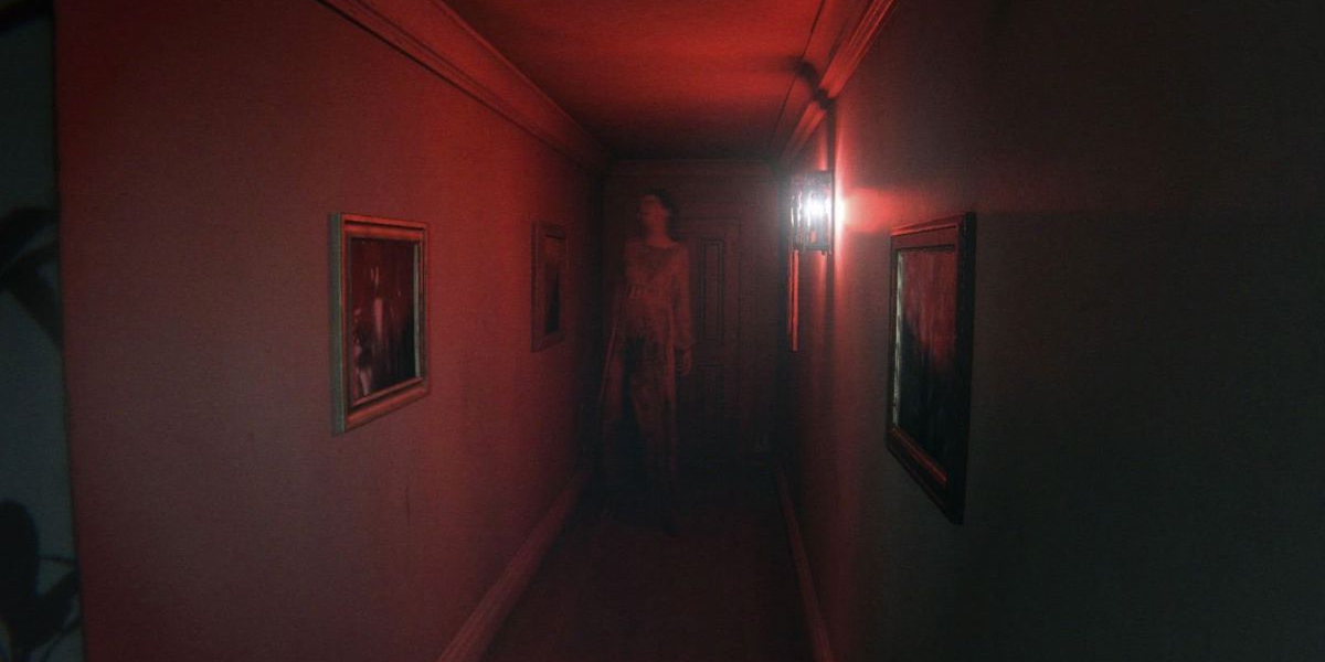 Lisa from P.T. approaching the player in a dimly-lit hallway