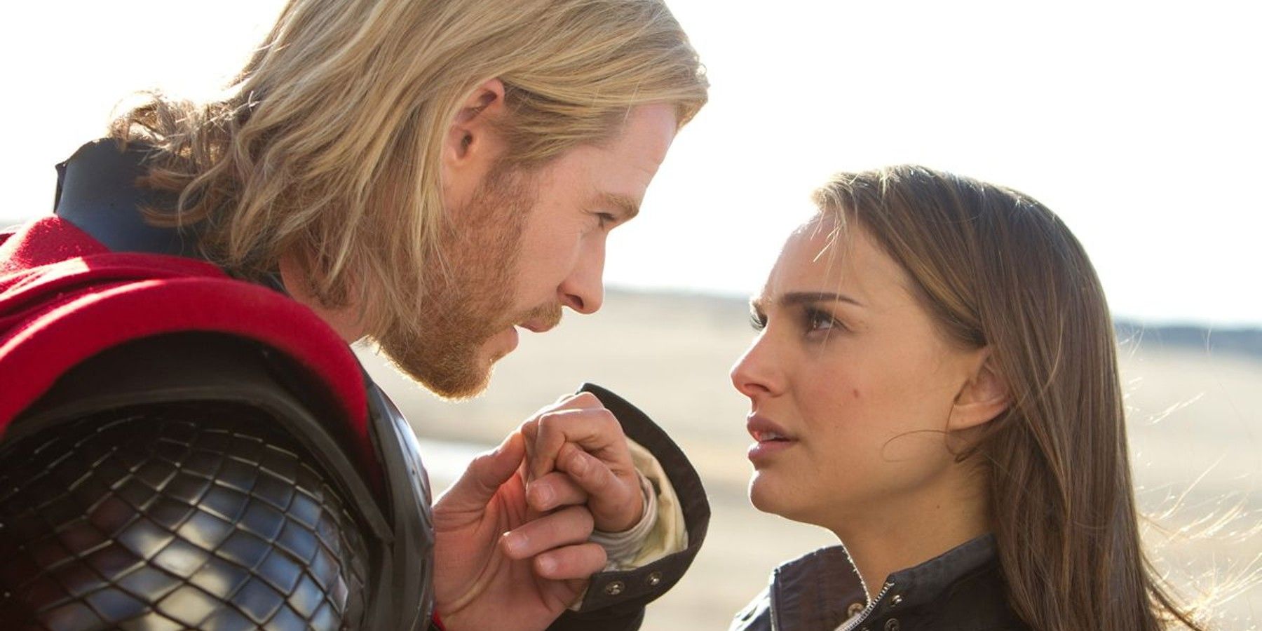 Fotos do set sugerem flashback em 'Thor: Love and Thunder