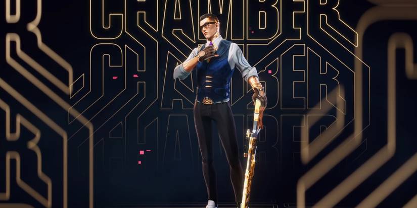 Chamber fixing his tie