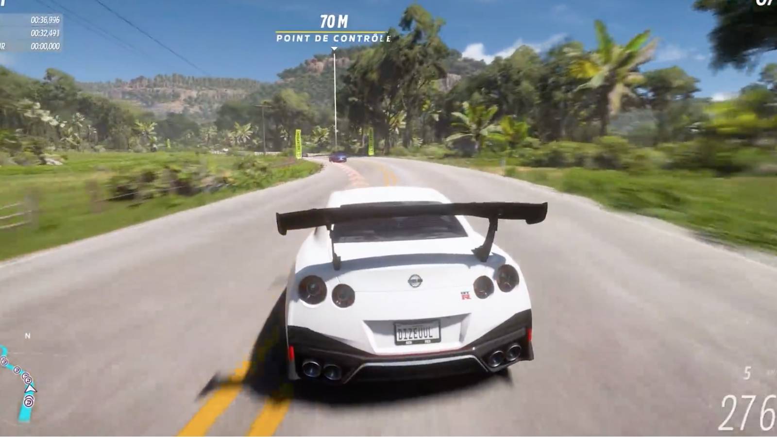 Forza Horizon 5 - Feature - Player drives super car on the streets of Mexico