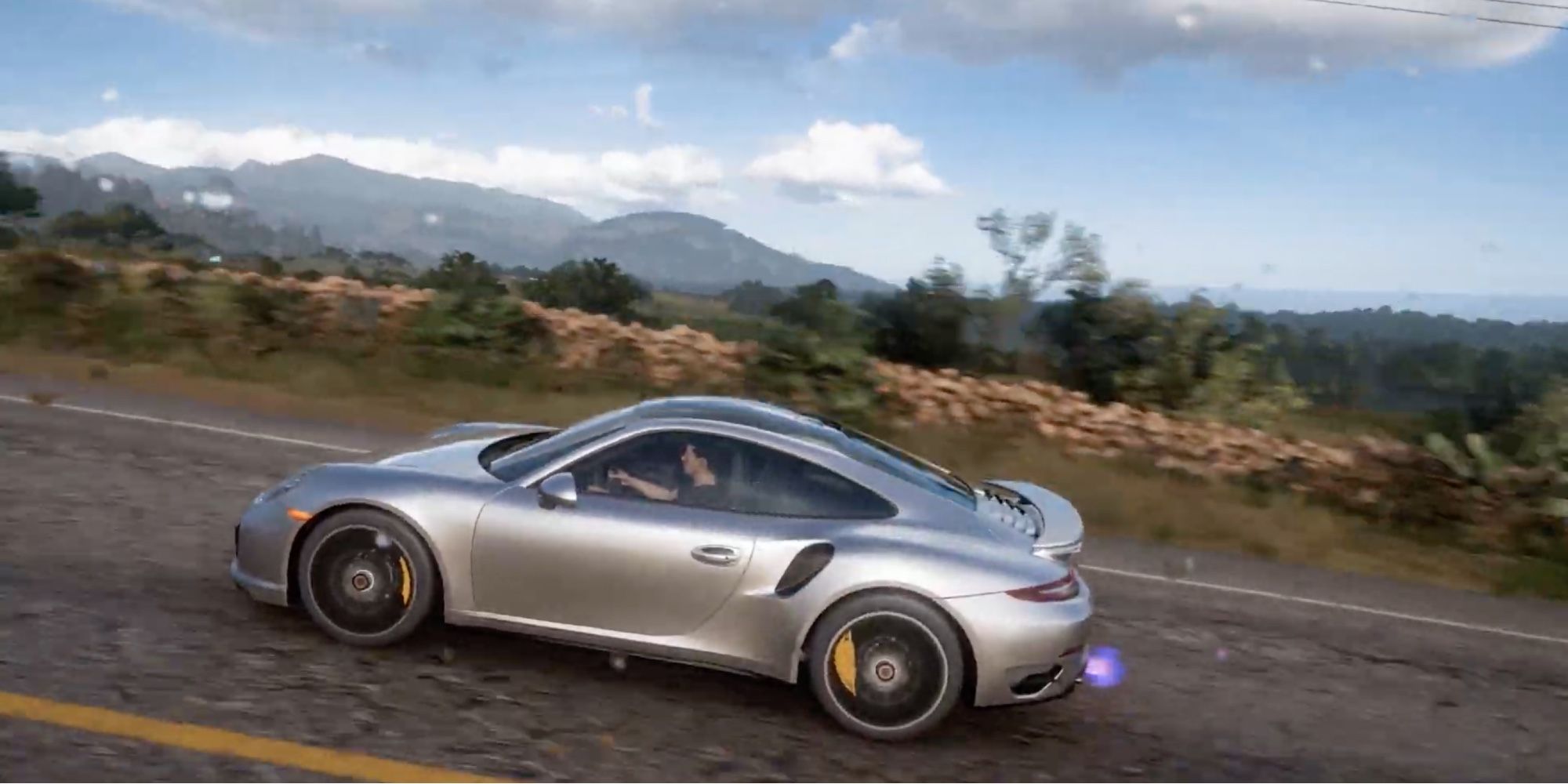 Forza Horizon 5 - Porsche 911 Turbo S - Player drives super car in the rain