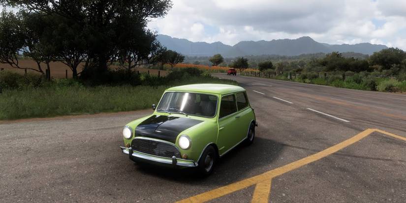 Forza Horizon 5 Mini Cooper making turn on pairie road