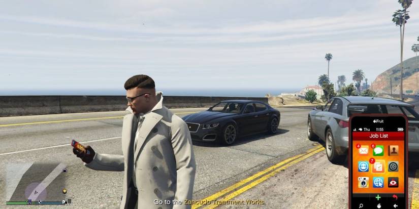 GTA Online Player Checking Phone