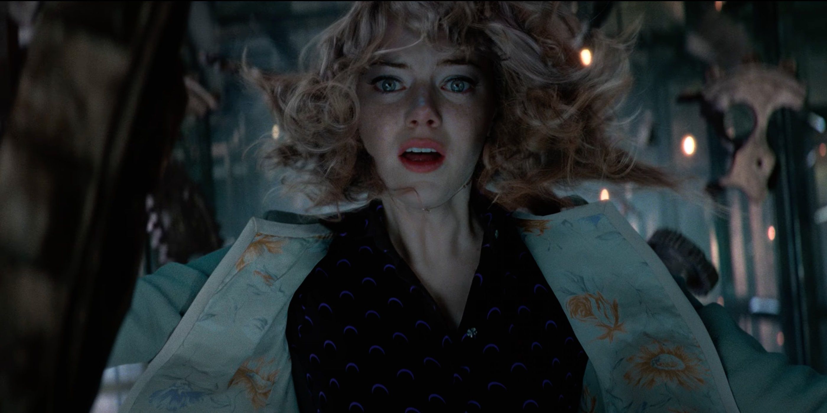 Gwen Stacy falls to her death in The Amazing Spider-Man 2