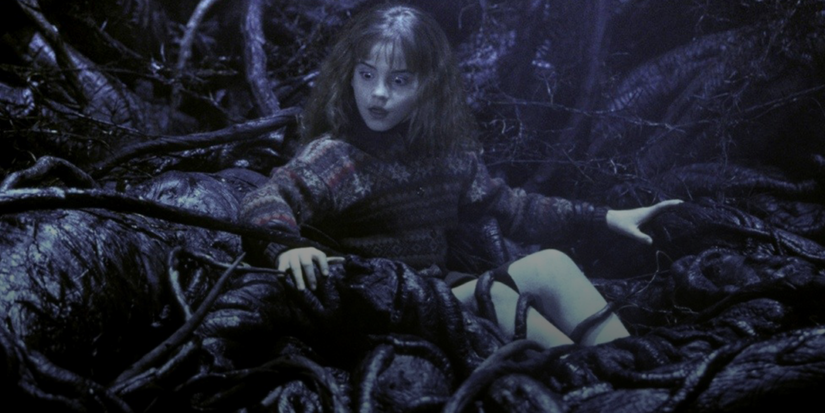 Hermione caught in Devil's Snare
